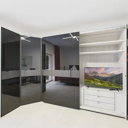 Attraktive Neubauwohnung,balkone,wifi,parken Im Hof,ganze Ruhe 게스트하우스 3*