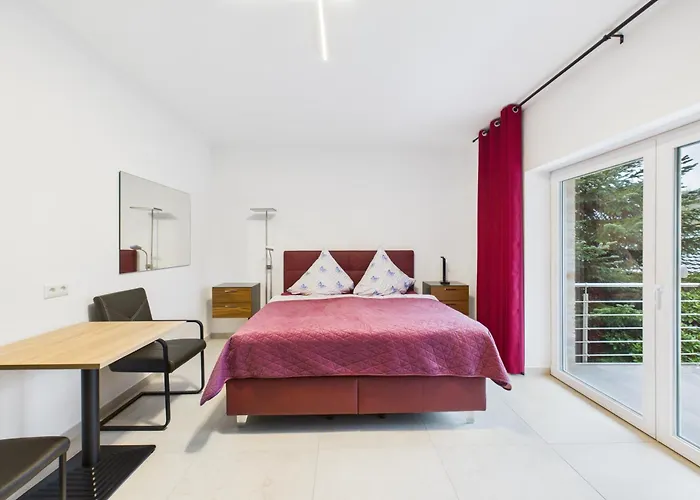 Attraktive Neubauwohnung,balkone,wifi,parken Im Hof,ganze Ruhe 3*