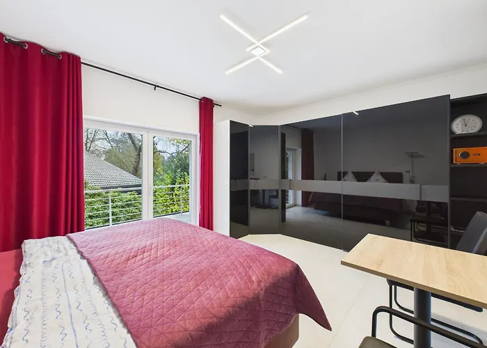 Attraktive Neubauwohnung,balkone,wifi,parken Im Hof,ganze Ruhe Pensión